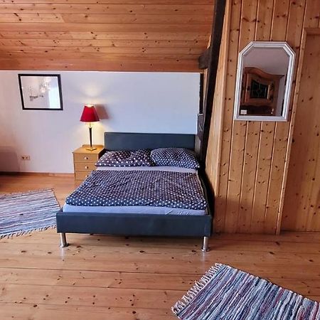 Ferienzimmer / Monteurzimmer Neumarkt Am Wallersee Esterno foto